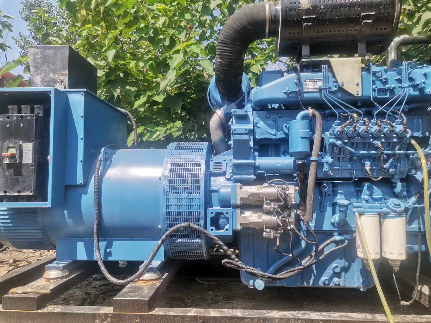 皇姑详细说明降低 800kW 柴油发电机输出电流波动的方法