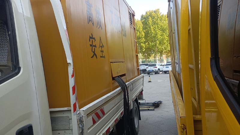 皇姑如何判断柴油发电机组和UPS电源的切换时间是否符合要求？
